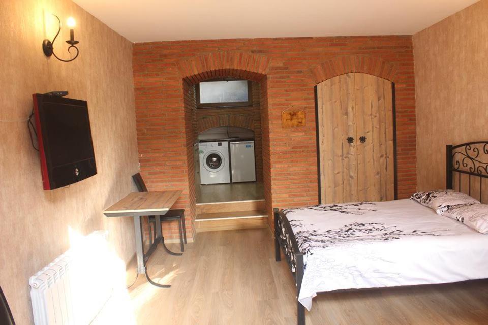 26 Nino Chkheidze Street * 第比利斯